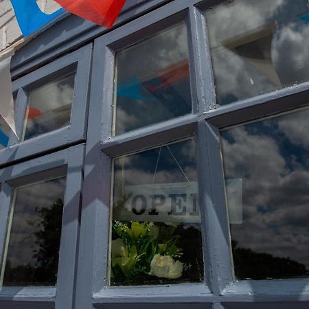 איבשאם Queens Head Inn מראה חיצוני תמונה