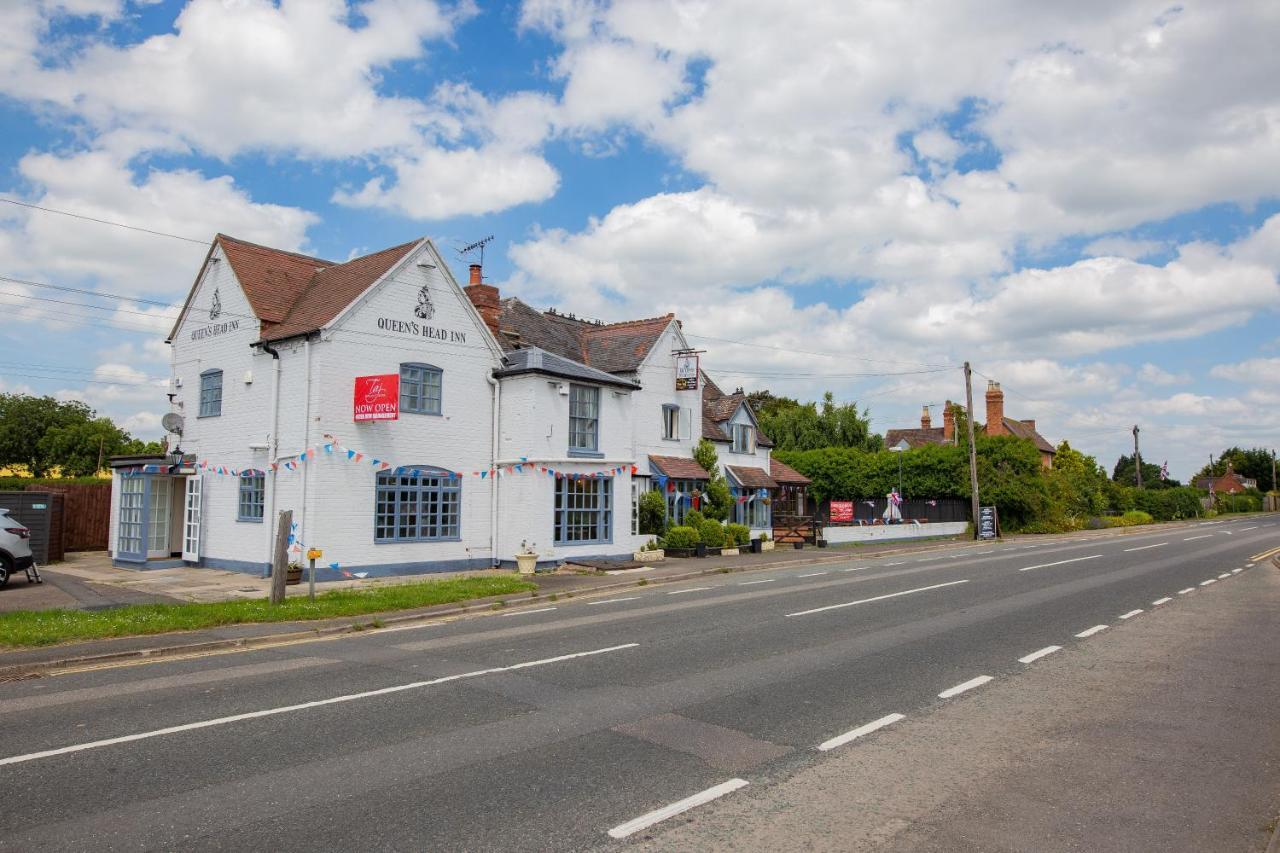 איבשאם Queens Head Inn מראה חיצוני תמונה