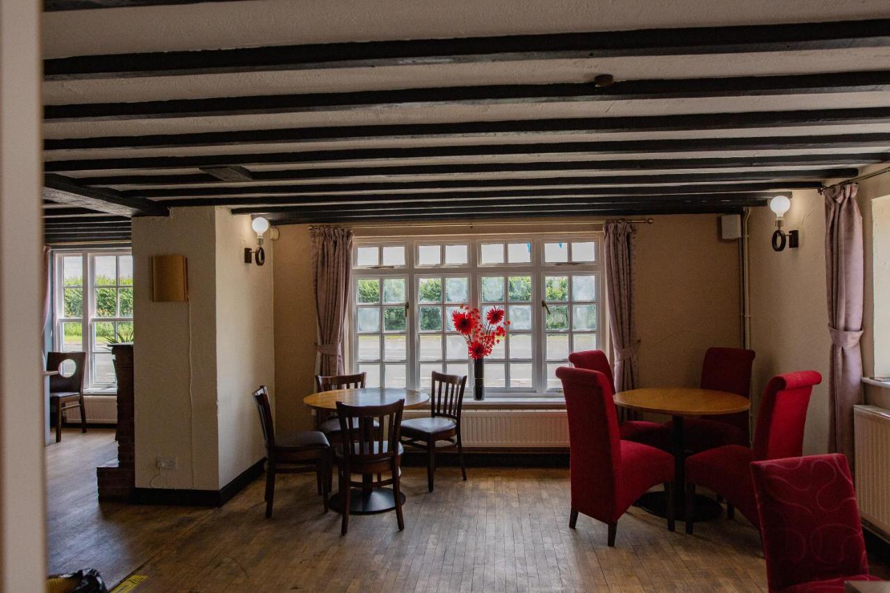 איבשאם Queens Head Inn מראה חיצוני תמונה