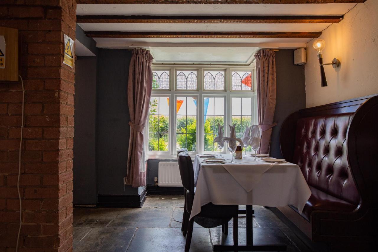איבשאם Queens Head Inn מראה חיצוני תמונה