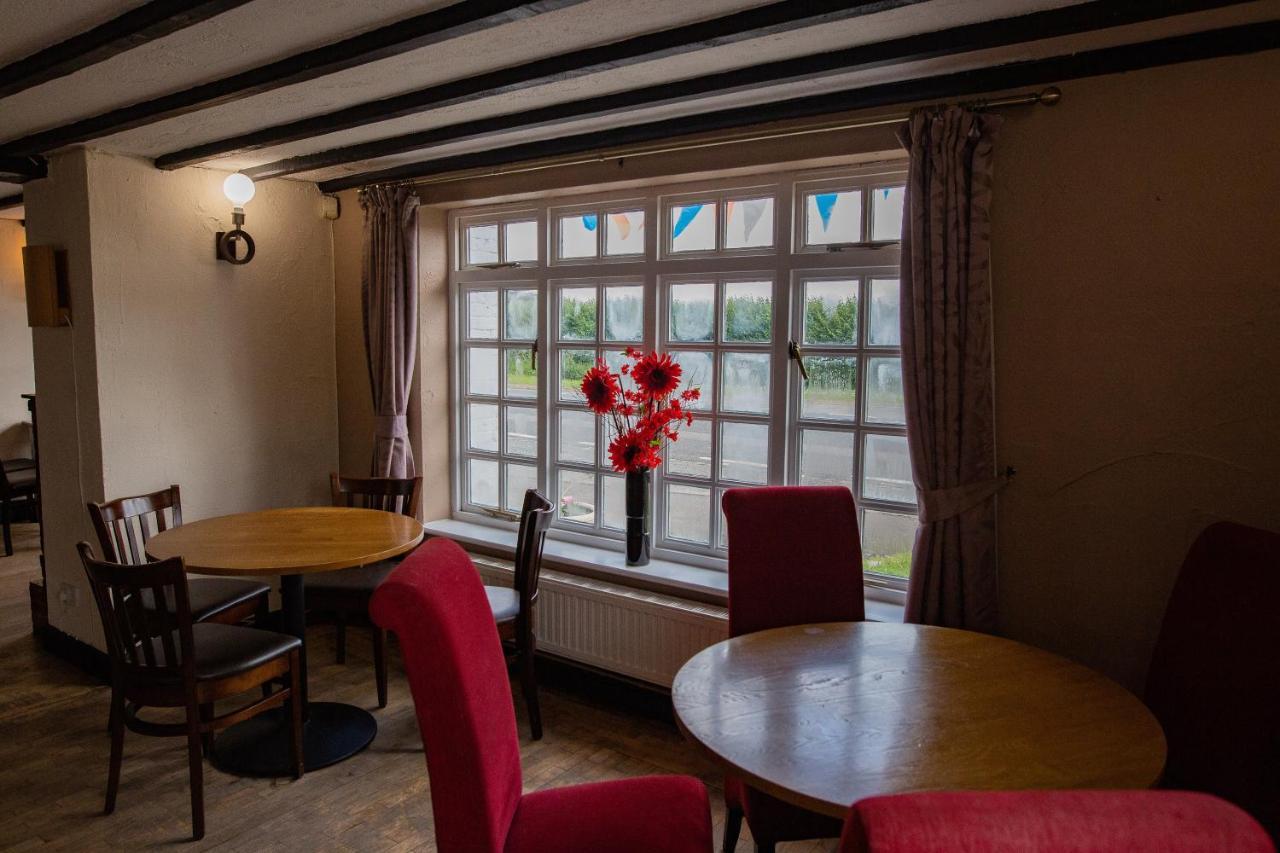 איבשאם Queens Head Inn מראה חיצוני תמונה